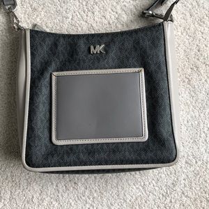 Michael Kors Gloria Multi Pocket Crossbody